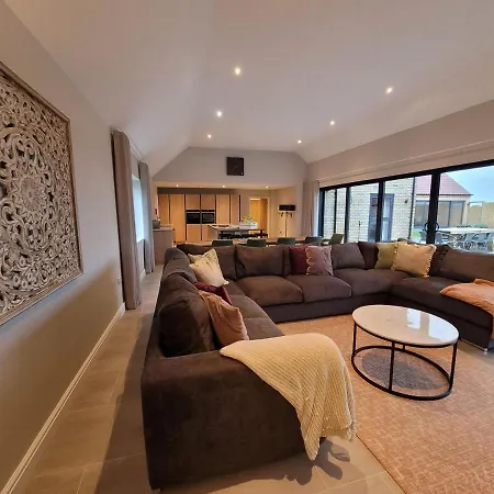 Rowan House, Ashlin Farm Barns Holiday home *