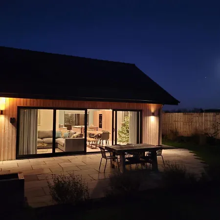 Blue Iris Cottage, Ashlin Farm Barns Holiday home Lincoln