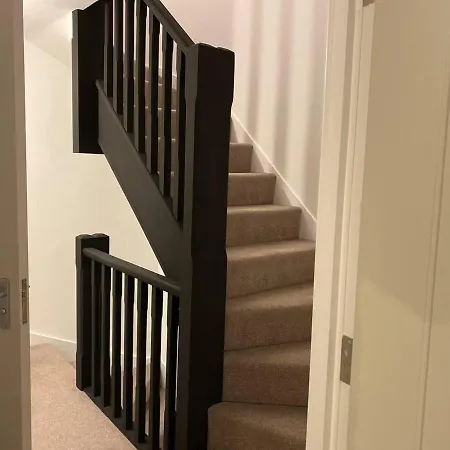 Beautiful 4-bed House In Lincoln- Close To Centre Lincoln