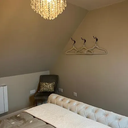 Entire Loft Space In Quiet Village Near Of Apartment Lincoln