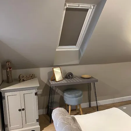 Entire Loft Space In Quiet Village Near Of Apartment Lincoln