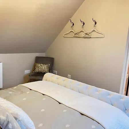 Entire Loft Space In Quiet Village Near Of Lincoln