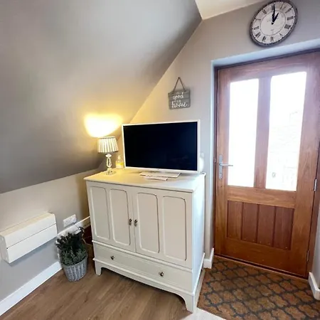 Entire Loft Space In Quiet Village Near Of Apartment *