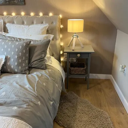 Apartment Entire Loft Space In Quiet Village Near Of Lincoln