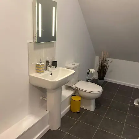 Beautiful 4-bed House In Lincoln- Close To Centre *
