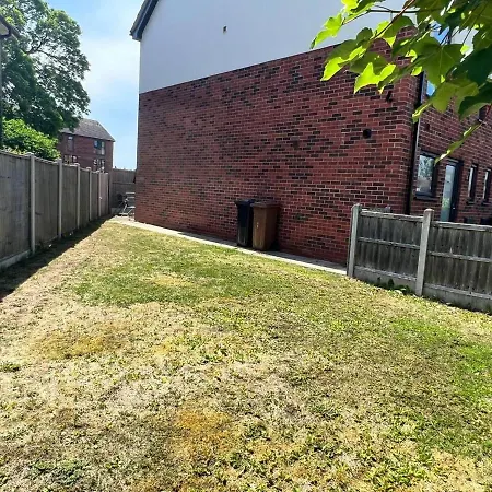 Beautiful 4-bed House In Lincoln- Close To Centre Lincoln