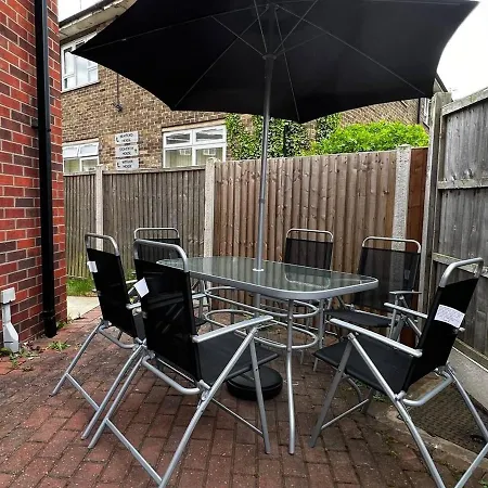 Beautiful 4-bed House In Lincoln- Close To Centre