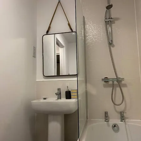 Holiday home Beautiful 4-bed House In Lincoln- Close To Centre *
