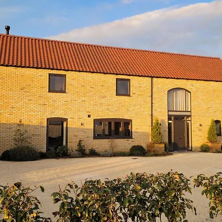 The Elms, Ashlin Farm Barns Holiday home