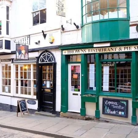 16 St Martins Near To Steep Hill *