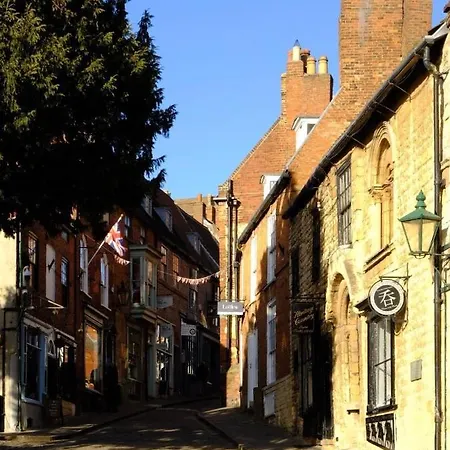 16 St Martins Near To Steep Hill *