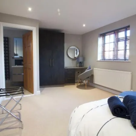 16 St Martins Near To Steep Hill Holiday home