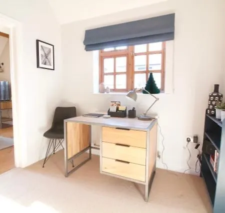 16 St Martins Near To Steep Hill Holiday home *