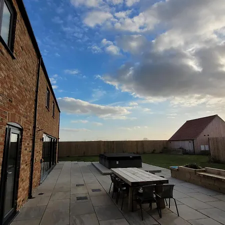 Walnut House, Ashlin Farm Barns Holiday home