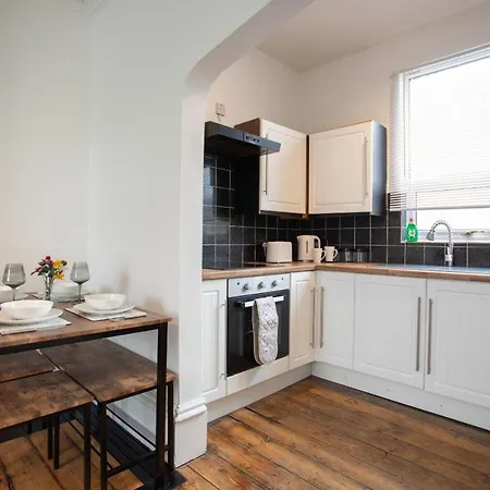 * Parking * Smart Tv * Sleeps Up To 7 * Fast Wi-fi Holiday home