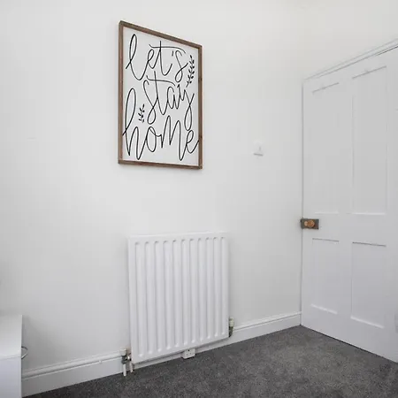 * Parking * Smart Tv * Sleeps Up To 7 * Fast Wi-fi Lincoln