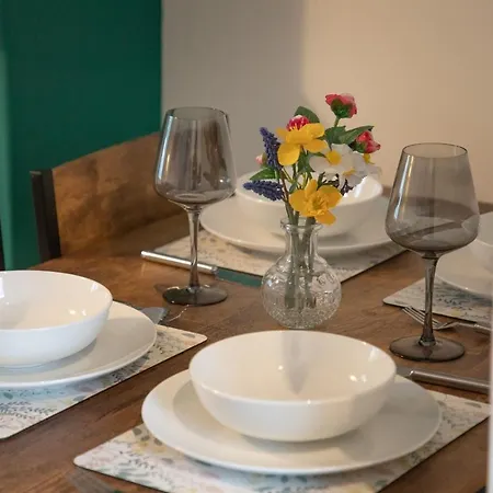 Holiday home * Parking * Smart Tv * Sleeps Up To 7 * Fast Wi-fi Lincoln