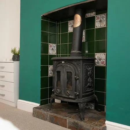 Near Hospital, Netflix, Sleeps Up To 3, Fast Wi-fi Apartment Lincoln