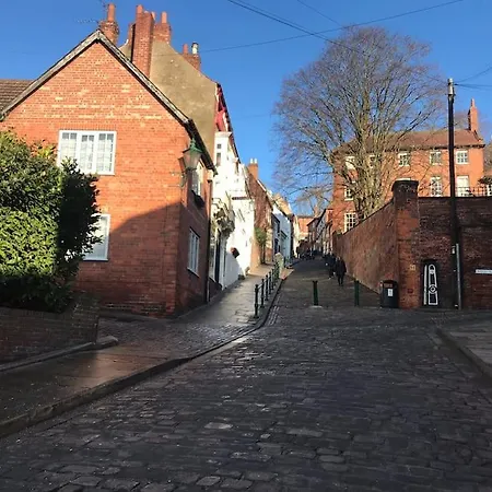 The Imp's Pad - Off Steep Hill - Private Parking Holiday home