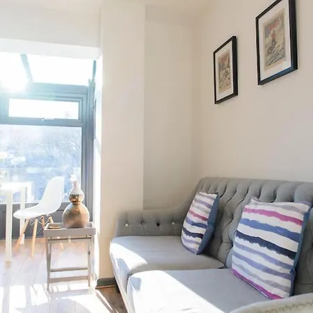 The Imp's Pad - Off Steep Hill - Private Parking Holiday home Lincoln