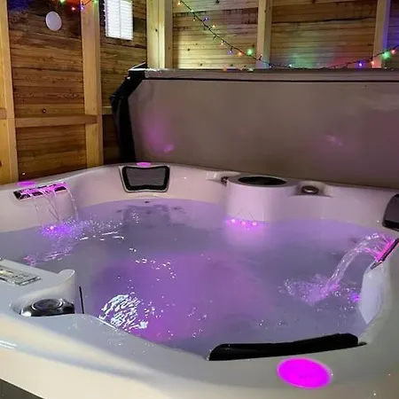 Holiday home Area Terraced House With Private Hot Tub