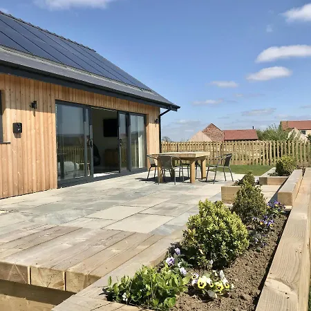 Dragonfly Cottage, Ashlin Farm Barns * Lincoln