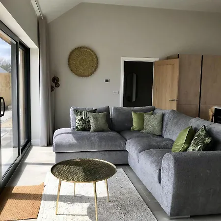 Dragonfly Cottage, Ashlin Farm Barns * Lincoln
