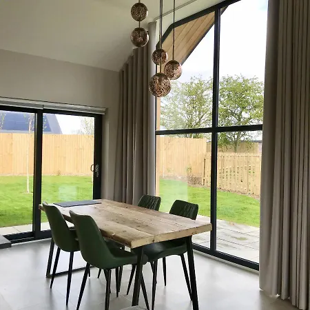 Dragonfly Cottage, Ashlin Farm Barns Holiday home *