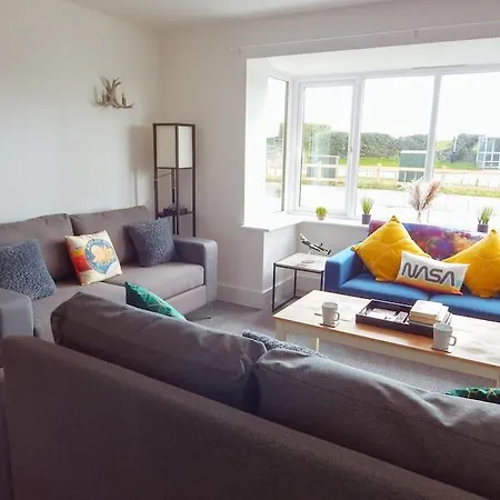 Lancaster House Apartment
