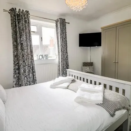 Holiday home Hunters Lodge, With Parking For One Car *