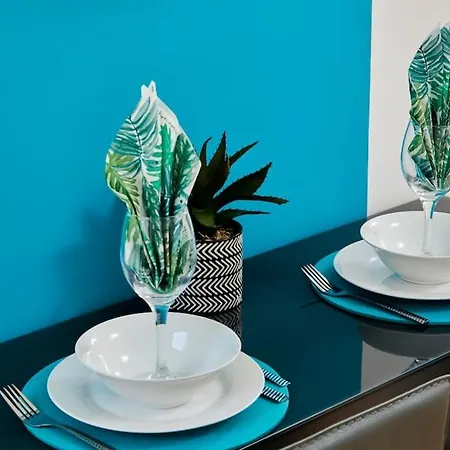 Swanky Centre Apartment