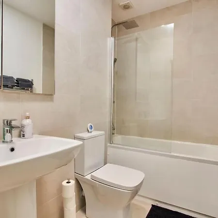 Swanky Centre Apartment *