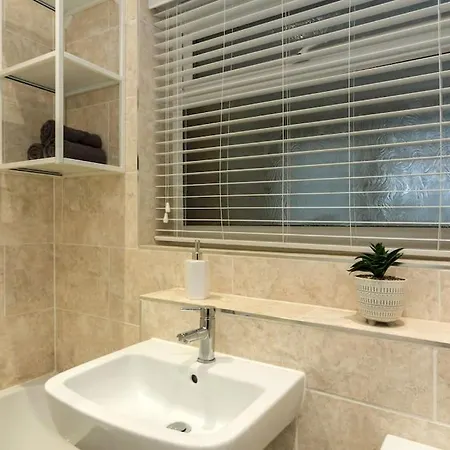 Elegant Three Bed * Lincoln