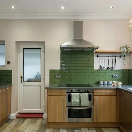 Apartment Elegant Three Bed