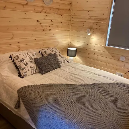 The Man, Eco-friendly Cabin In The Lincolnshire Countryside With Heating And Hot Water Apartment *