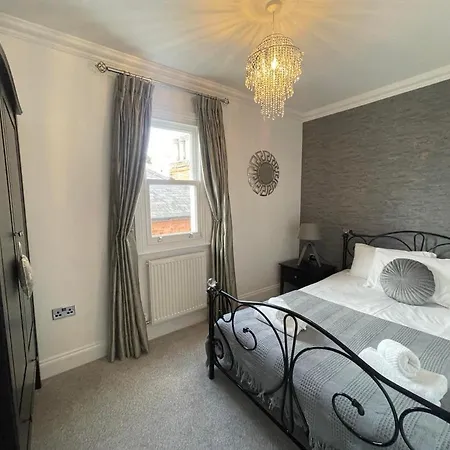 Holiday home Castle View House *