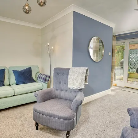 Pass The Keys Cosy Hideaway In The Countryside Holiday home *