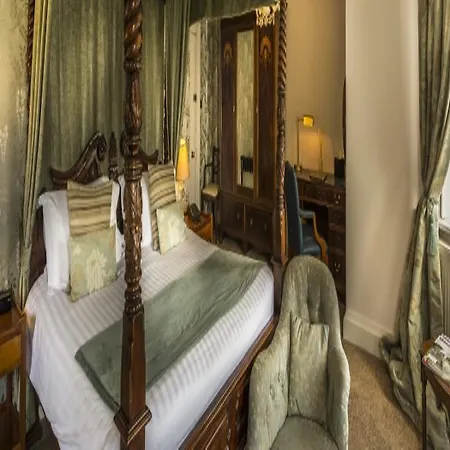 Hall Hotel