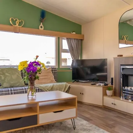 Holiday home Tattershall Lakes Private Hot Tub - Sleeps 6