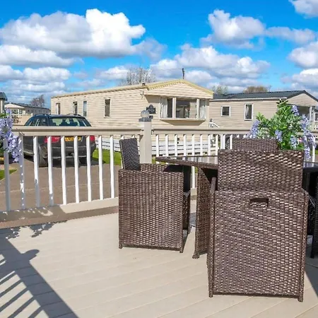 Tattershall Lakes Private Hot Tub - Sleeps 6 Holiday home Lincoln