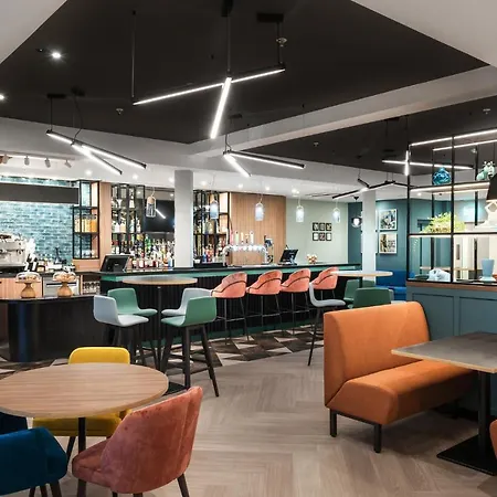 By Ihg 4* Lincoln
