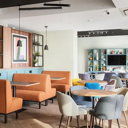 By Ihg Hotel Lincoln