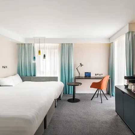 By Ihg Hotel Lincoln