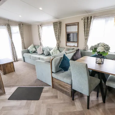 5 Wilkinson Way *
