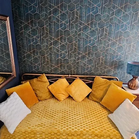 No.2 Boutique Art Townhouse 
