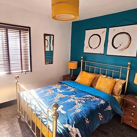 No.2 Boutique Art Townhouse 