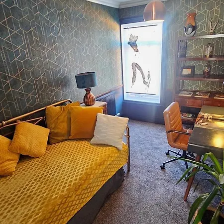 No.2 Boutique Art Townhouse  *