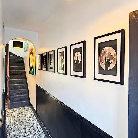 No.2 Boutique Art Townhouse  Lincoln