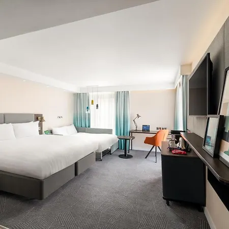 By Ihg