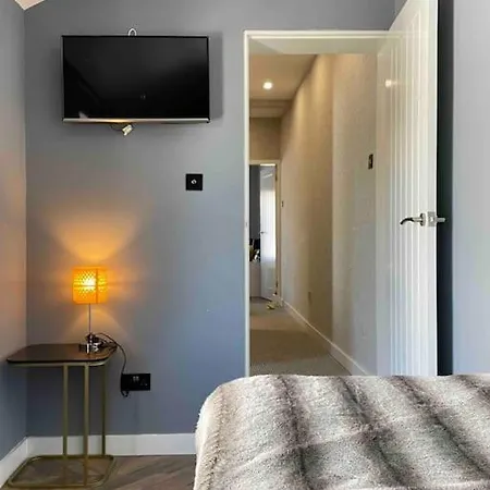 Modern And Spacious House With Hot Tub Apartment Lincoln